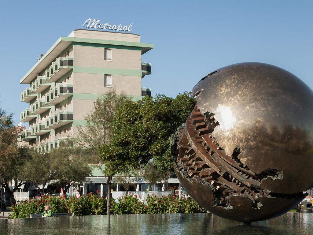 Hotel Metropol ペザロ エクステリア 写真